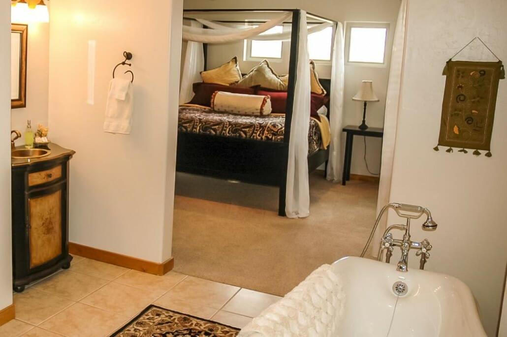 Slot Canyons Inn Bed & Breakfast Ескаланте Екстериор снимка